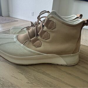 Sorel Out N About IV Classic WP Women's Casual Boots, Ceramic/Honey White, W9.5